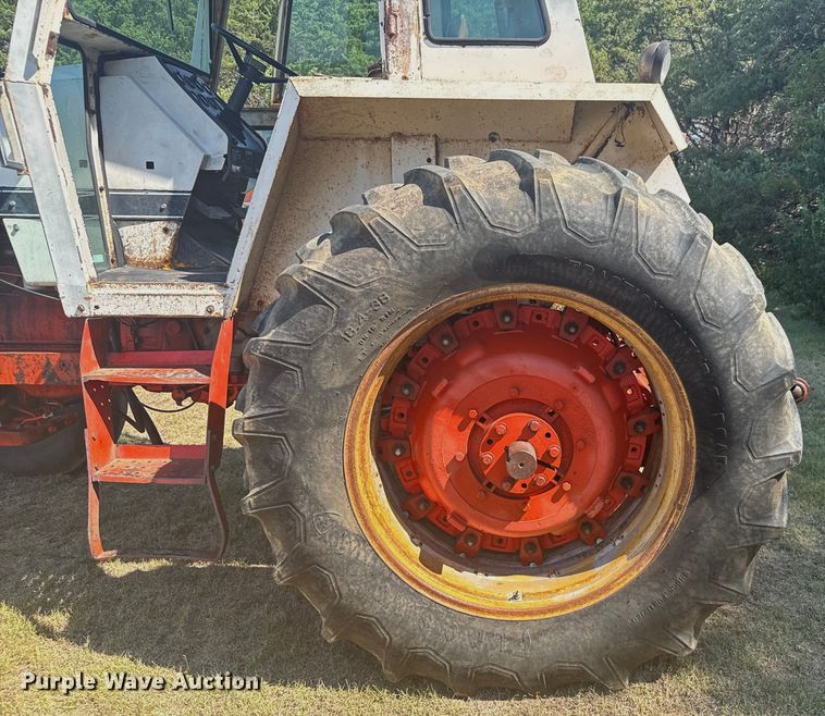 image for item DX3538 Case 1270 tractor