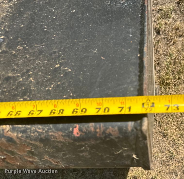 image for item DX3539 Ford 4400 tractor