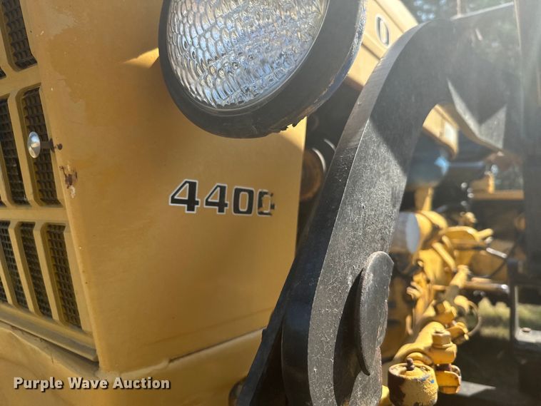 image for item DX3539 Ford 4400 tractor