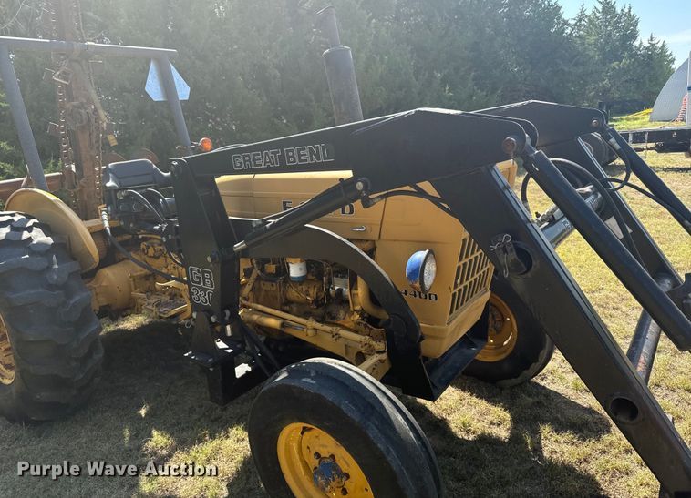 image for item DX3539 Ford 4400 tractor