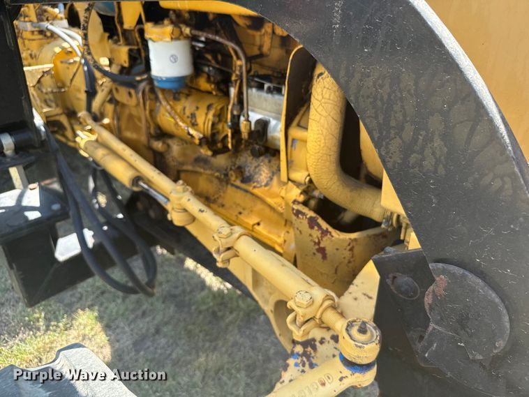 image for item DX3539 Ford 4400 tractor