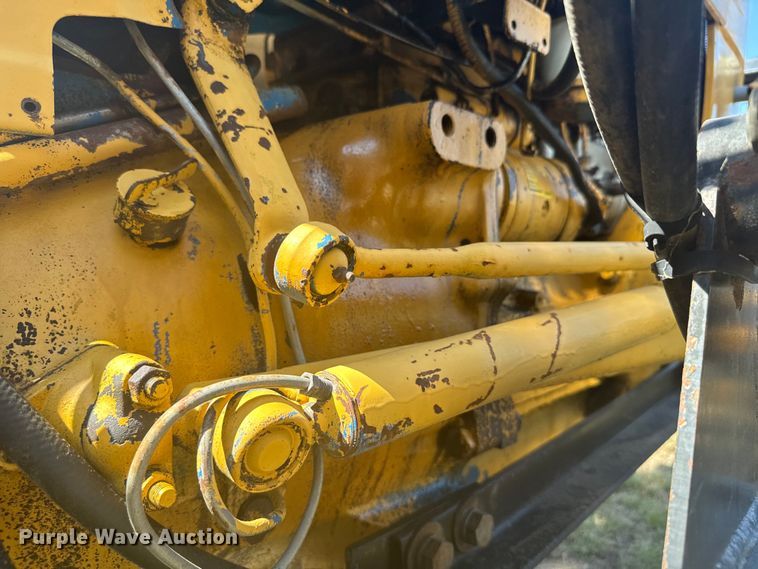 image for item DX3539 Ford 4400 tractor