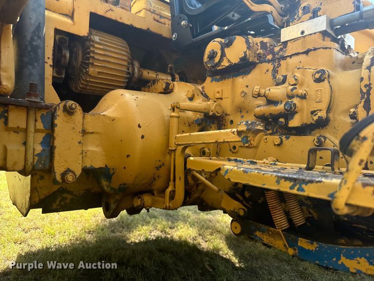 image for item DX3539 Ford 4400 tractor