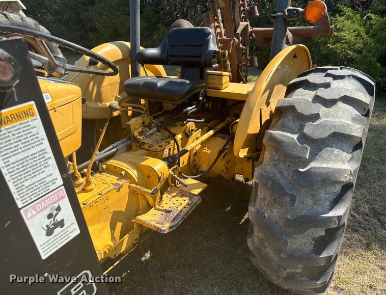 image for item DX3539 Ford 4400 tractor