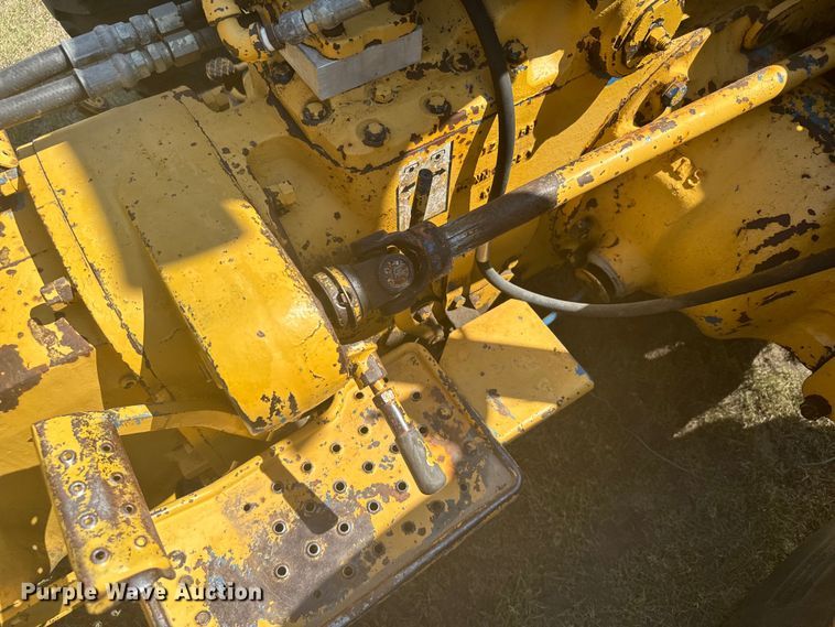 image for item DX3539 Ford 4400 tractor