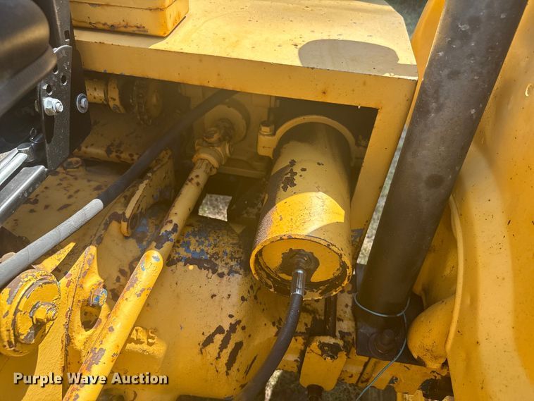 image for item DX3539 Ford 4400 tractor