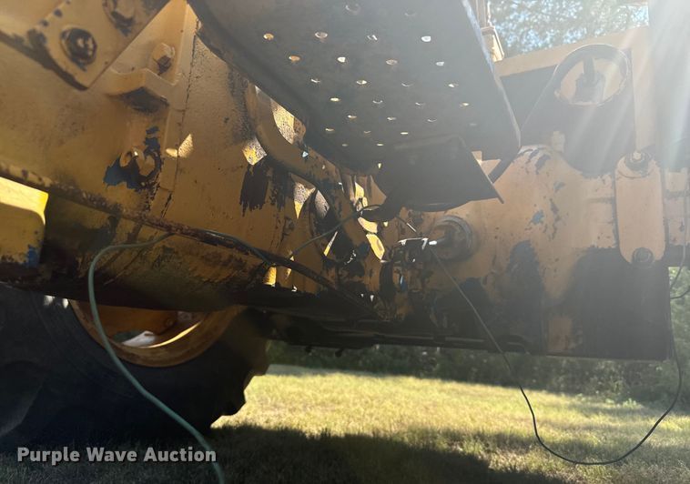 image for item DX3539 Ford 4400 tractor