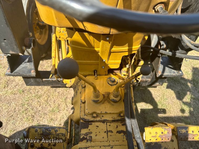 image for item DX3539 Ford 4400 tractor
