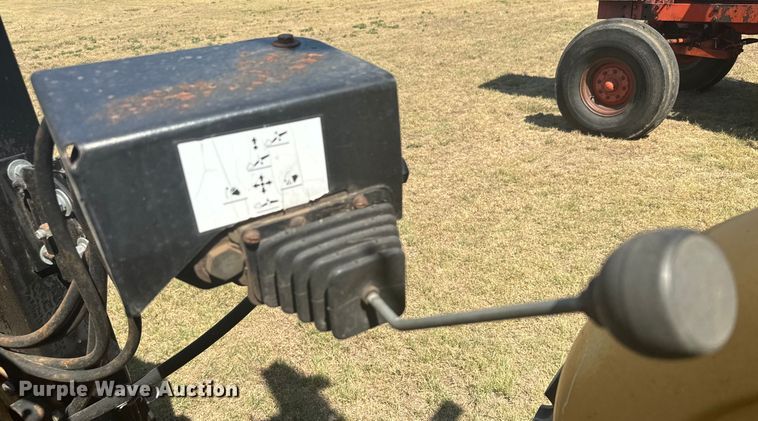 image for item DX3539 Ford 4400 tractor