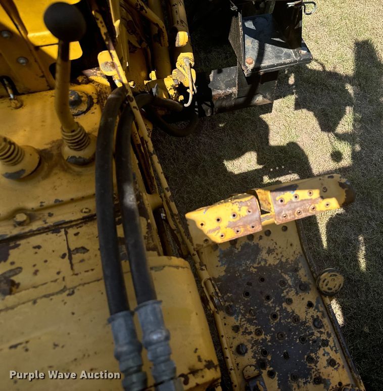 image for item DX3539 Ford 4400 tractor