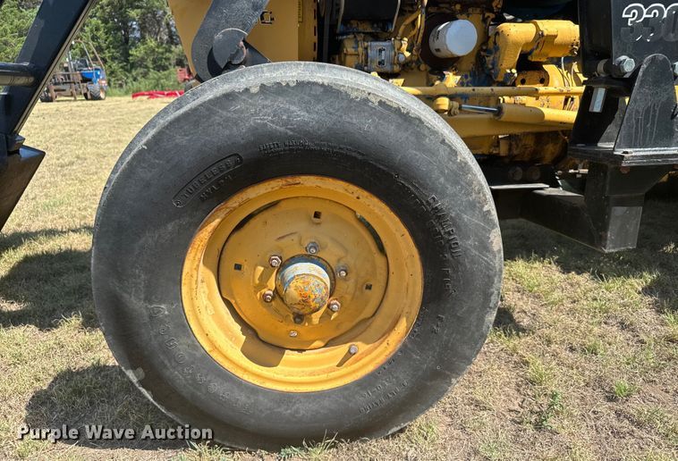 image for item DX3539 Ford 4400 tractor