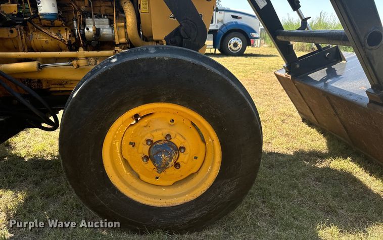 image for item DX3539 Ford 4400 tractor