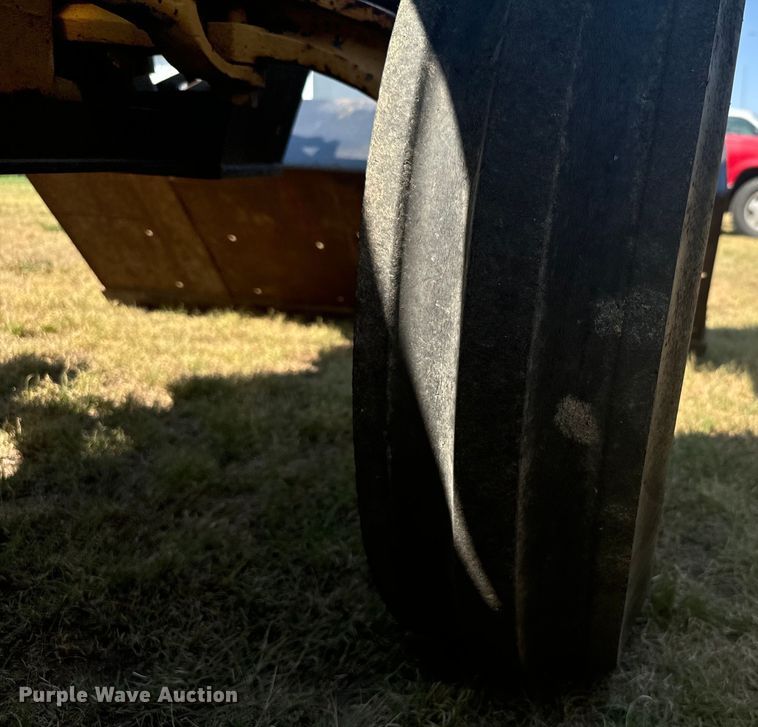 image for item DX3539 Ford 4400 tractor