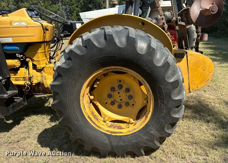 image for item DX3539 Ford 4400 tractor