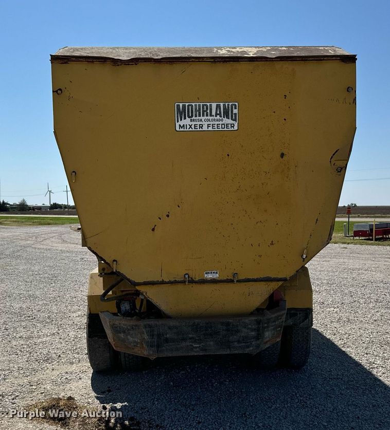 image for item DX3600 1991 Ford L8000 feed mixer truck