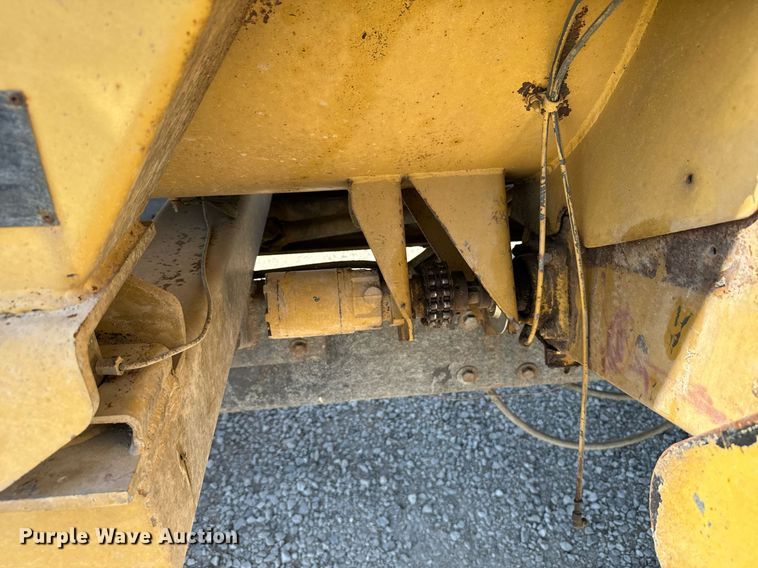 image for item DX3600 1991 Ford L8000 feed mixer truck