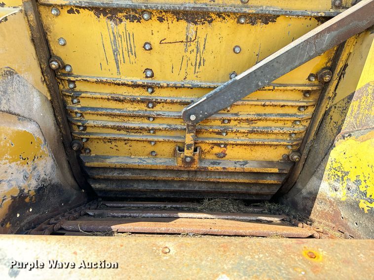 image for item DX3600 1991 Ford L8000 feed mixer truck