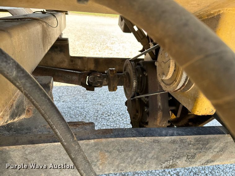 image for item DX3600 1991 Ford L8000 feed mixer truck