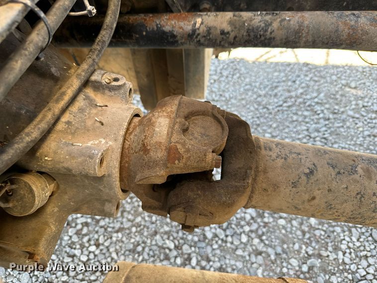 image for item DX3600 1991 Ford L8000 feed mixer truck