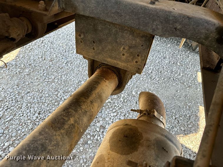 image for item DX3600 1991 Ford L8000 feed mixer truck