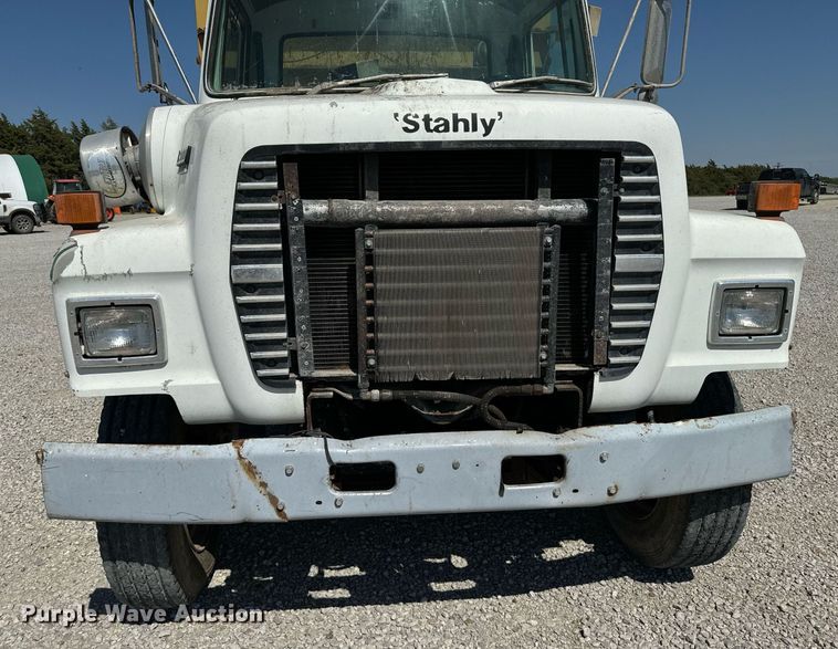 image for item DX3600 1991 Ford L8000 feed mixer truck