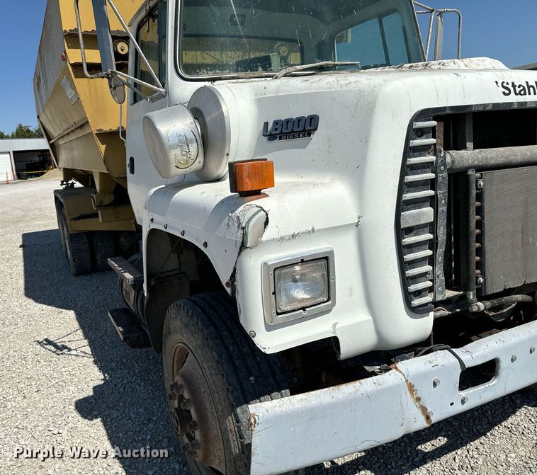 image for item DX3600 1991 Ford L8000 feed mixer truck