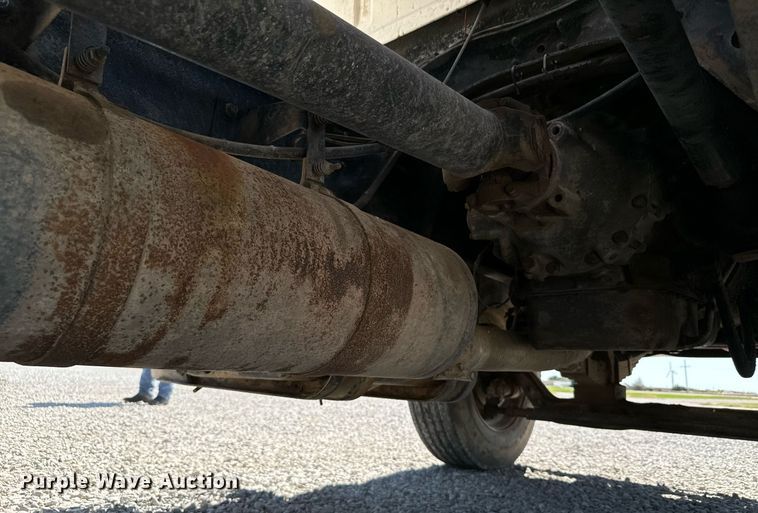 image for item DX3600 1991 Ford L8000 feed mixer truck