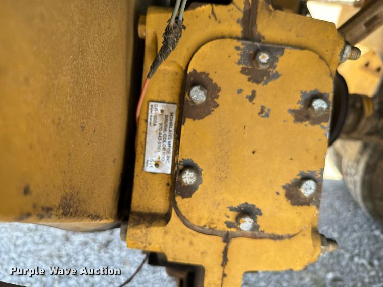 image for item DX3600 1991 Ford L8000 feed mixer truck