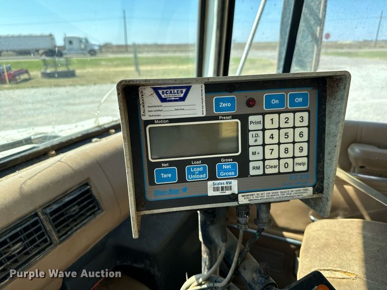 image for item DX3600 1991 Ford L8000 feed mixer truck