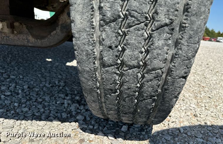 image for item DX3600 1991 Ford L8000 feed mixer truck