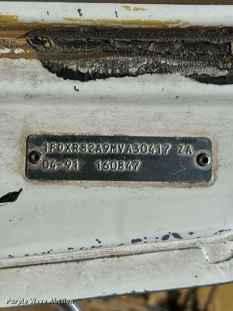 image for item DX3600 1991 Ford L8000 feed mixer truck