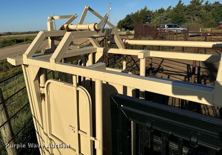 image for item DX3610 Squeeze chute