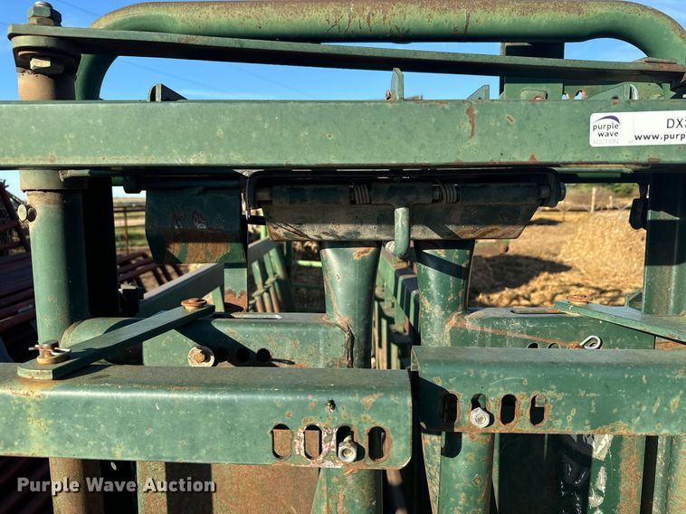 image for item DX3611 Squeeze chute
