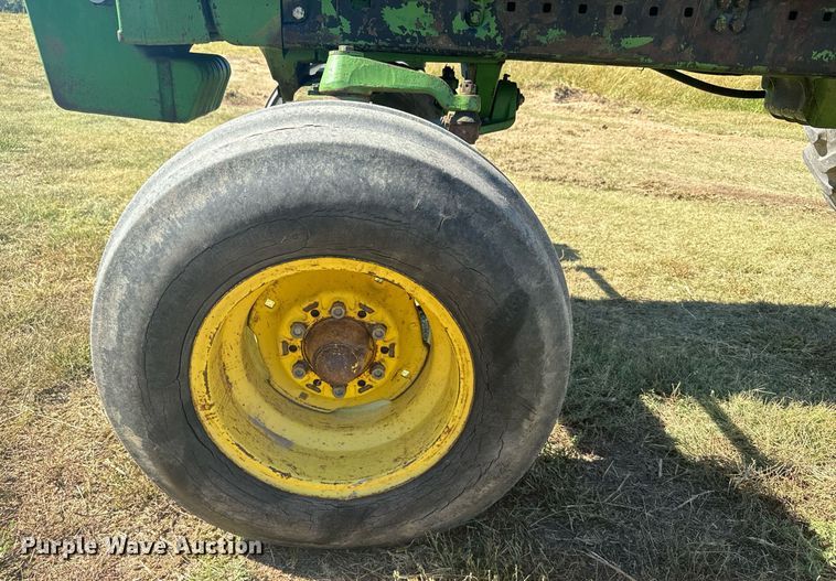 image for item DX3623 1981 John Deere 4430 tractor