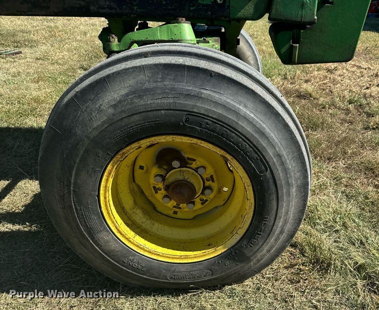 image for item DX3623 1981 John Deere 4430 tractor