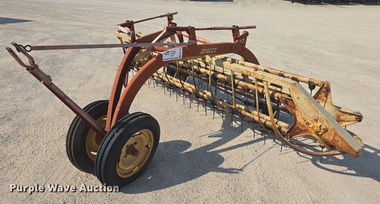 image for item EE7810 New Holland Rolabar 260 hay rake