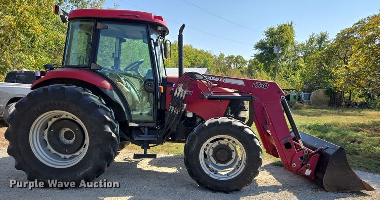 image for item EE7823 2003 Case 90 MFWD tractor