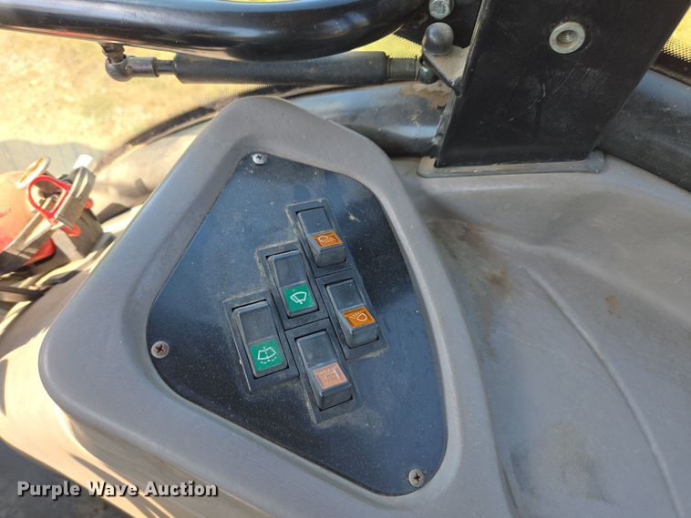 image for item EE7823 2003 Case 90 MFWD tractor