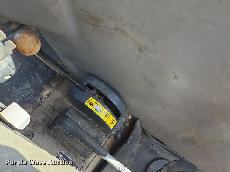 image for item EE7823 2003 Case 90 MFWD tractor