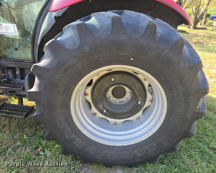 image for item EE7823 2003 Case 90 MFWD tractor