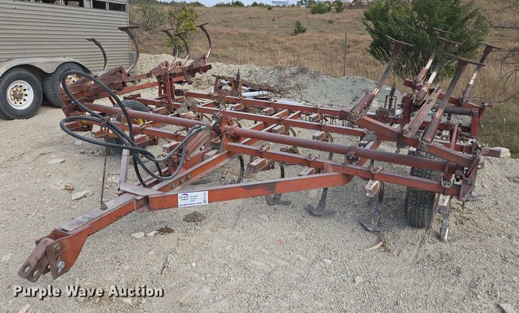 image for item EE7825 International Harvester 45 Cultivator field cultivator
