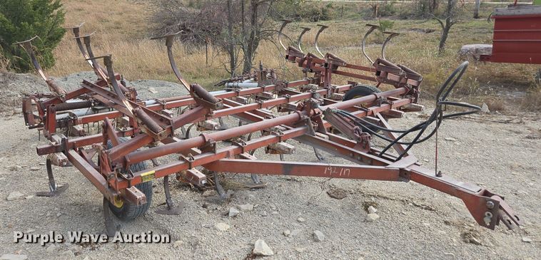 image for item EE7825 International Harvester 45 Cultivator field cultivator