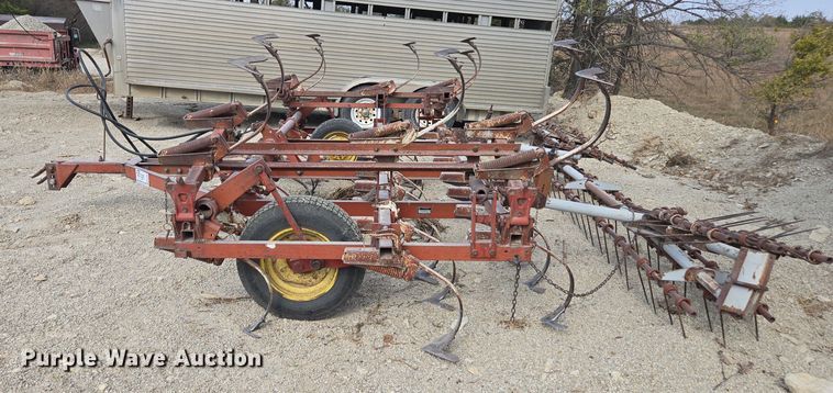 image for item EE7825 International Harvester 45 Cultivator field cultivator