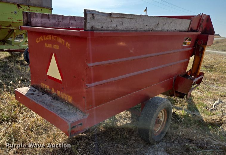 image for item EE7826 Kelly Ryan Feed-R-Wagon feed mixer