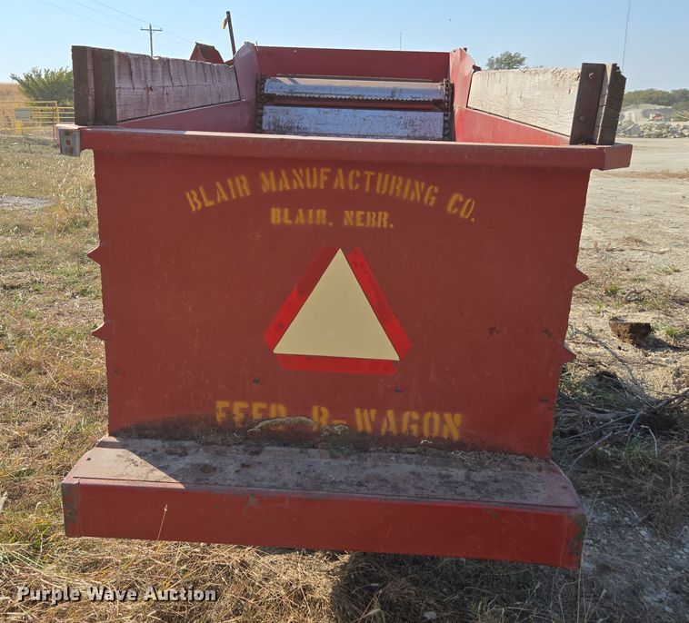 image for item EE7826 Kelly Ryan Feed-R-Wagon feed mixer