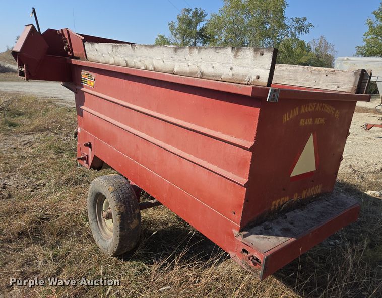 image for item EE7826 Kelly Ryan Feed-R-Wagon feed mixer