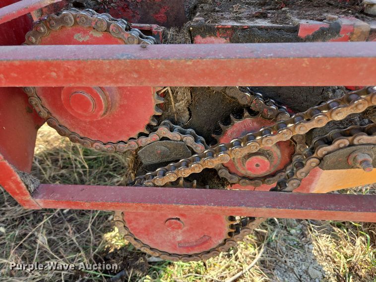 image for item EE7826 Kelly Ryan Feed-R-Wagon feed mixer