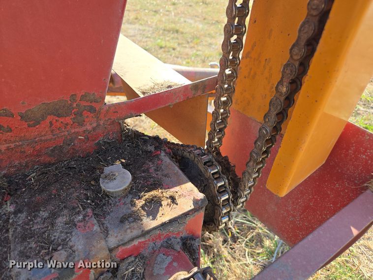 image for item EE7826 Kelly Ryan Feed-R-Wagon feed mixer