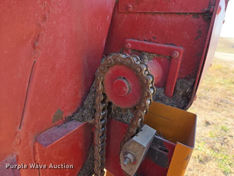 image for item EE7826 Kelly Ryan Feed-R-Wagon feed mixer