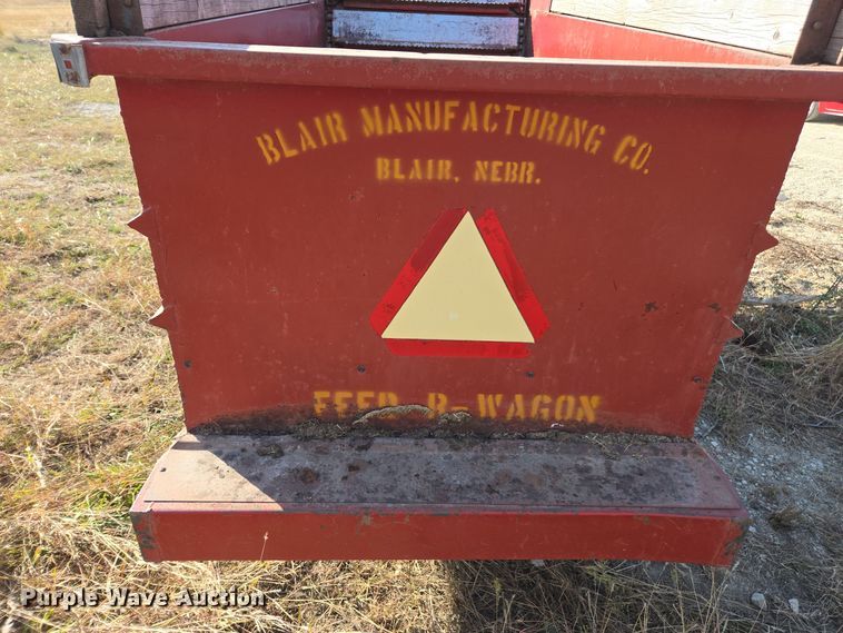 image for item EE7826 Kelly Ryan Feed-R-Wagon feed mixer